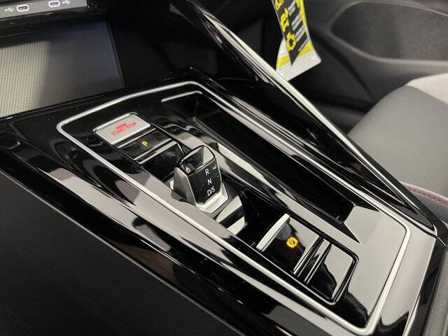 2025 Volkswagen Golf GTI SE