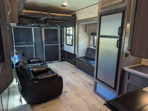 2017 Winnebago Spyder 28SC / 34ft