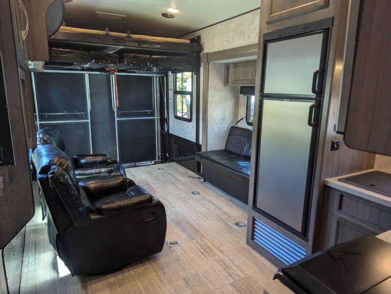 2017 Winnebago Spyder 28SC / 34ft