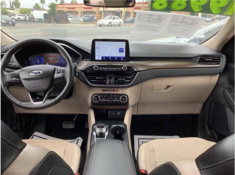 2020 Ford Escape Hybrid Titanium