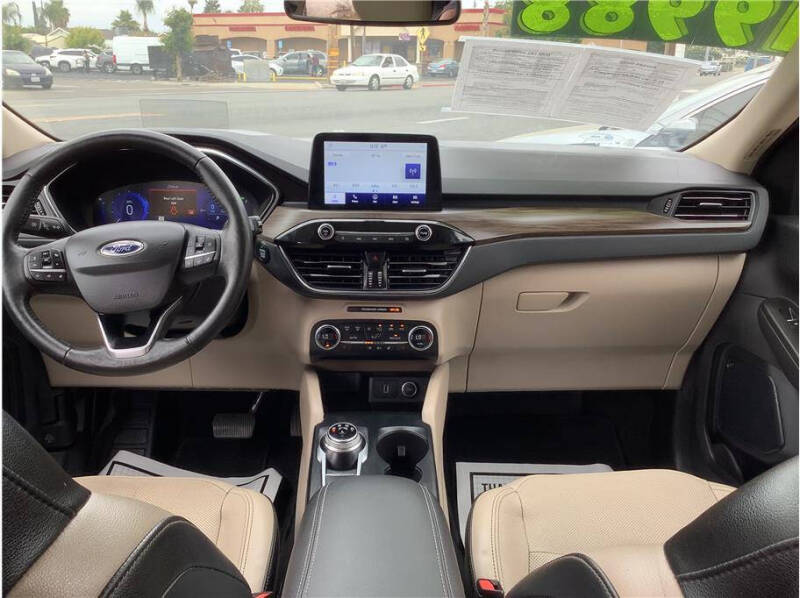 2020 Ford Escape Hybrid Titanium