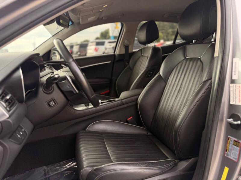 2022 Genesis G70