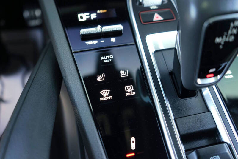 2020 Porsche Cayenne S Coupe