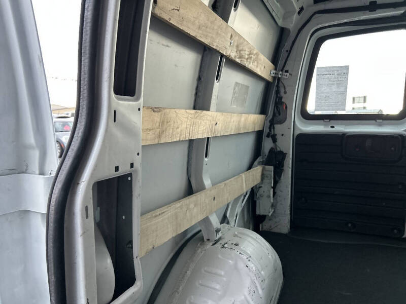 2016 GMC Savana 2500