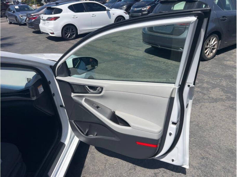 2020 Hyundai Ioniq Hybrid SE