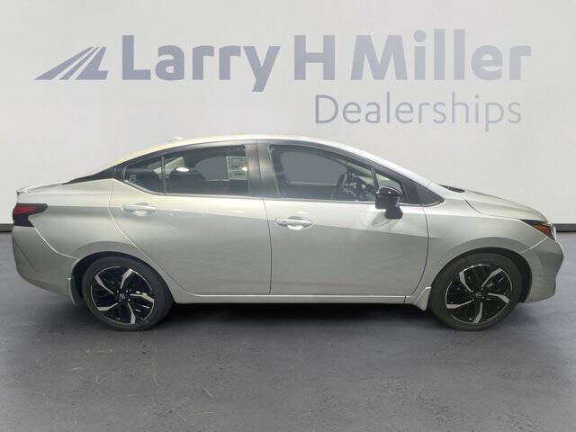 2025 Nissan Versa SR