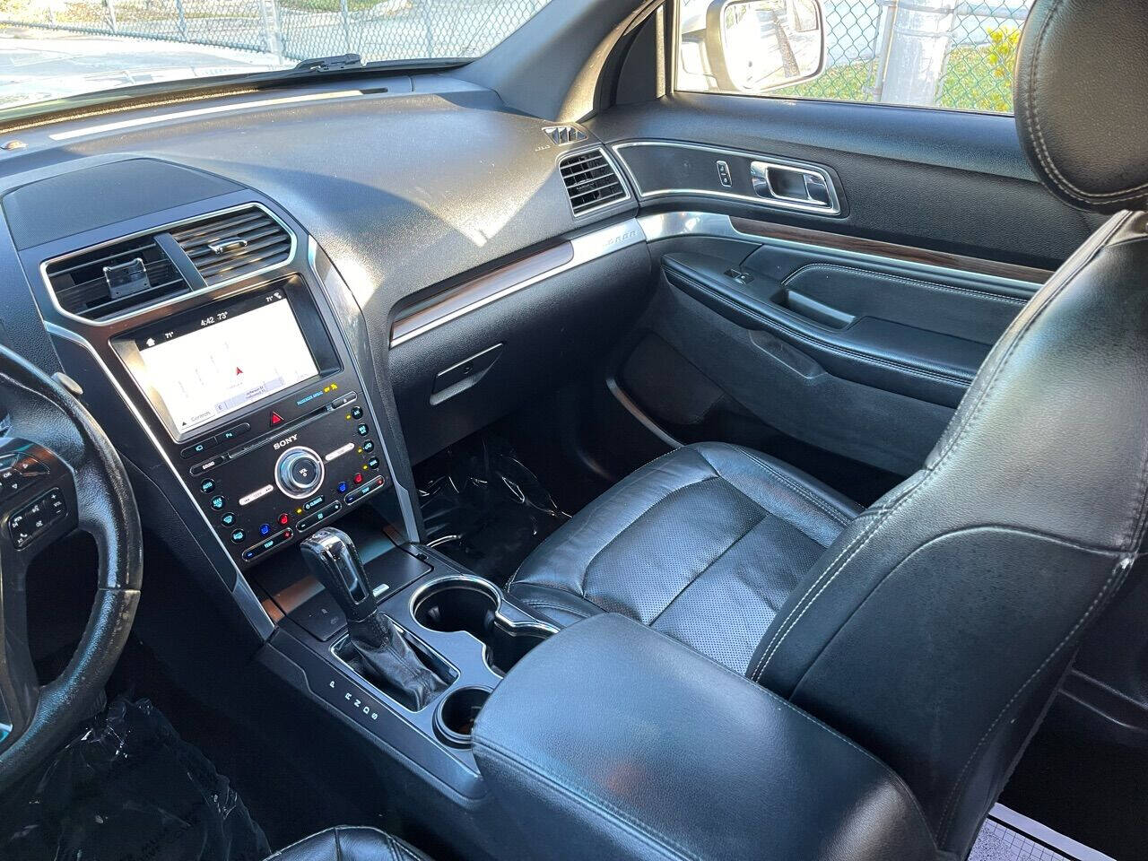 2017 Ford Explorer SUV - $14,555