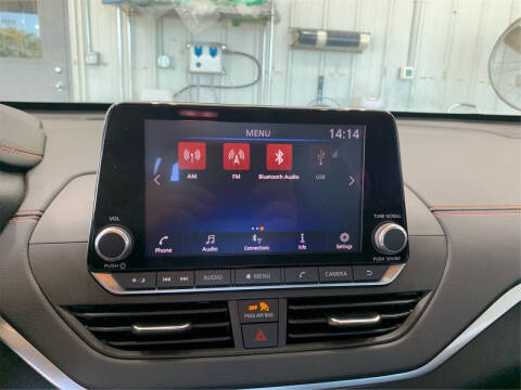 2022 Nissan Altima 2.5 SR