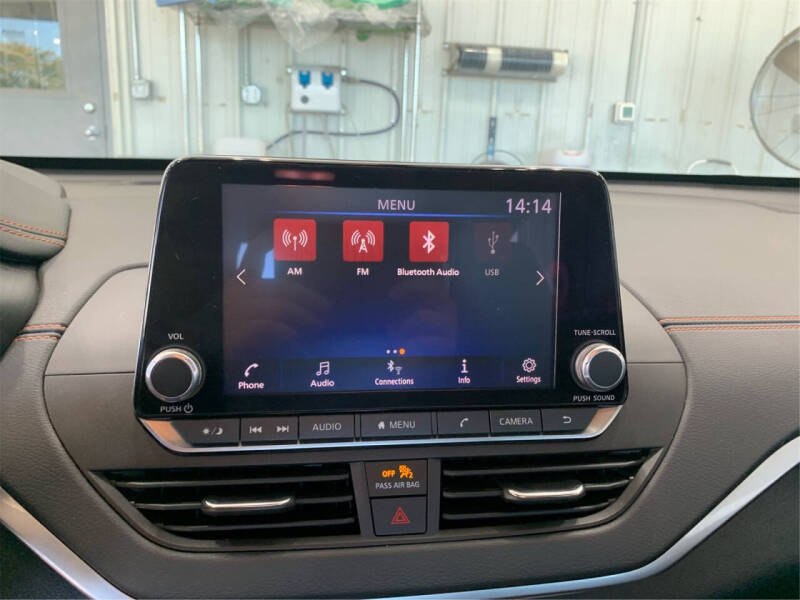 2022 Nissan Altima 2.5 SR