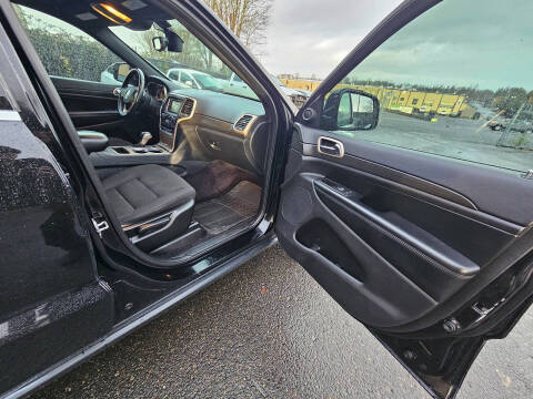 2017 Jeep Grand Cherokee Laredo