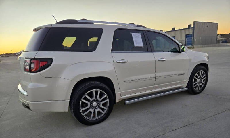 2015 GMC Acadia Denali photo 18