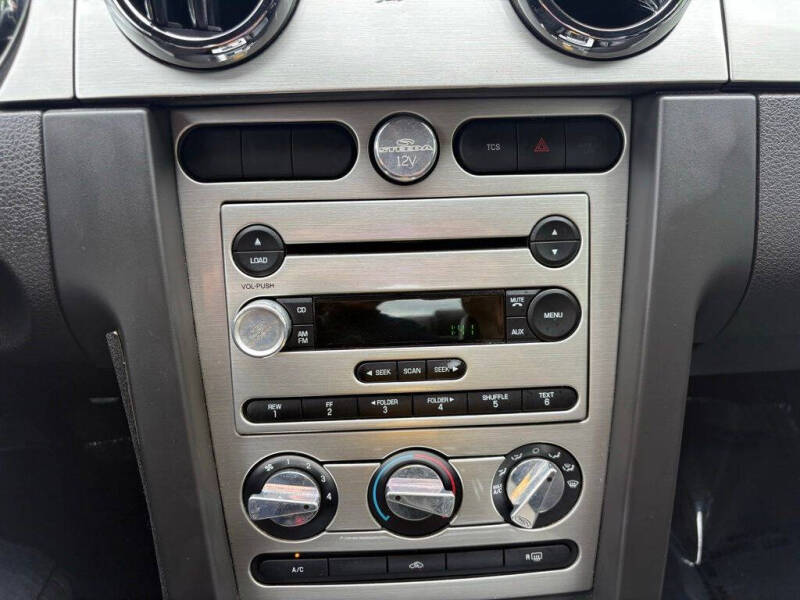 2006 Ford Mustang GT Deluxe