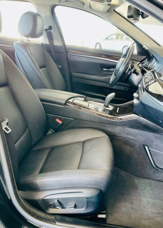 2016 BMW 5 Series 528i