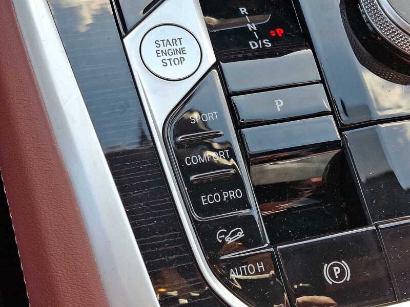 2025 BMW X6 xDrive40i