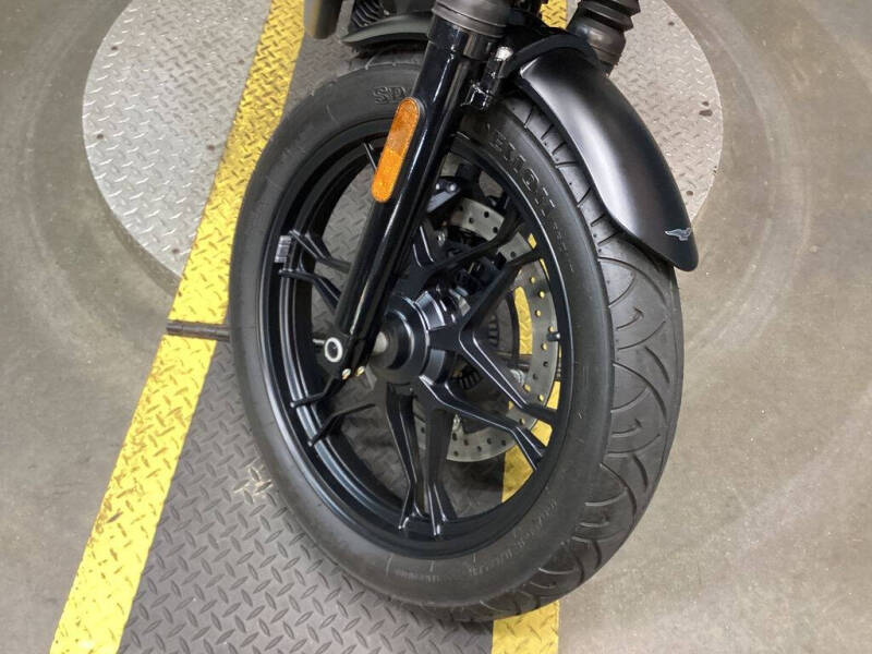 2017 Moto Guzzi V7 III Stone