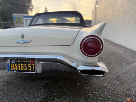1957 Ford Thunderbird
