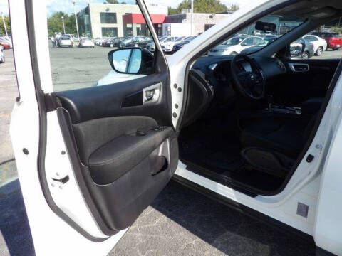 2017 Nissan Pathfinder S