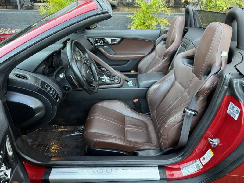 2015 Jaguar F-TYPE V8 S