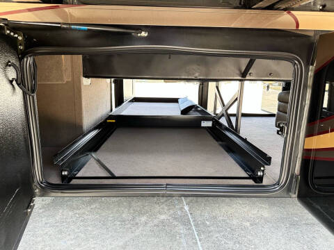 2017 Entegra Anthem 44b 1.5 Bath, 450hp Dies