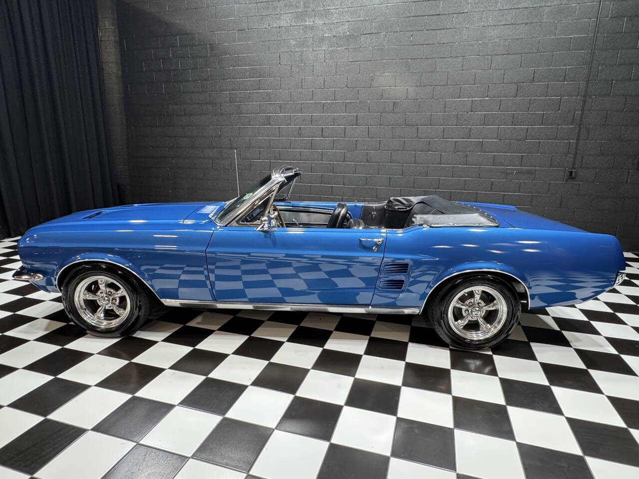 1967 Ford Mustang 16