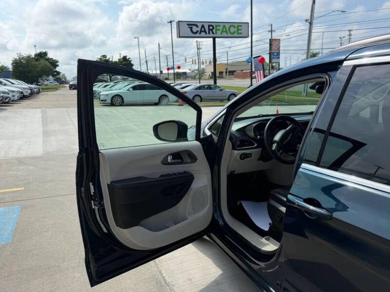 2022 Chrysler Pacifica Touring L