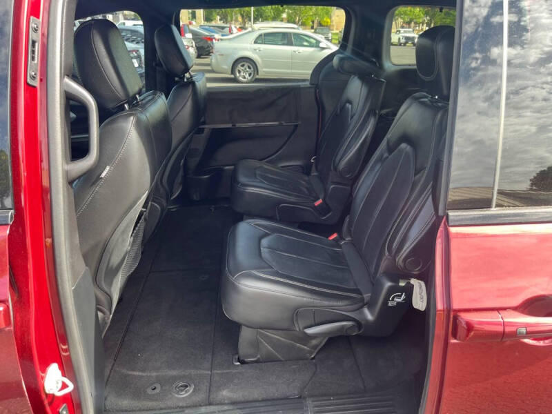 2020 Chrysler Pacifica Touring L