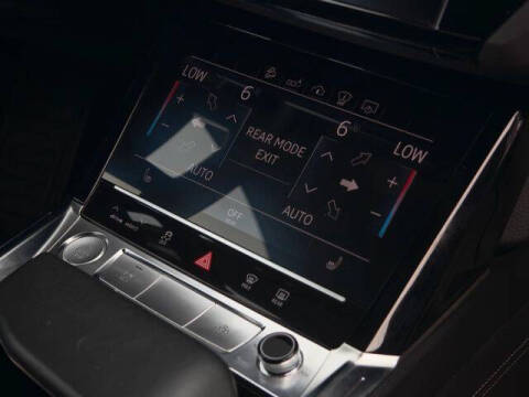 2019 Audi e-tron quattro Prestige