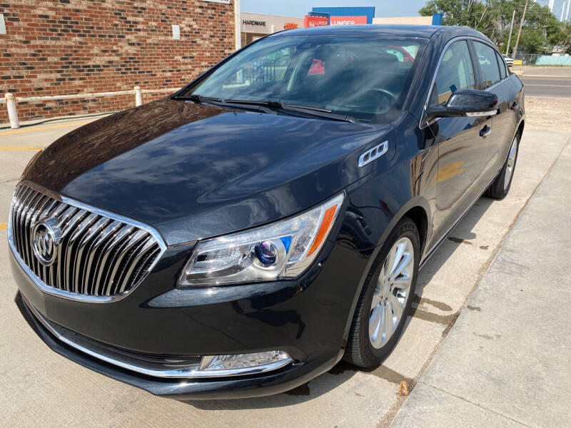 2015 Buick LaCrosse for sale at Tiger Auto Sales in Guymon OK