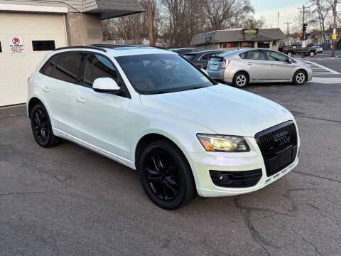 2011 Audi Q5 2.0T quattro Premium Plus