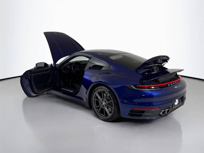2022 Porsche 911 Carrera 4 GTS