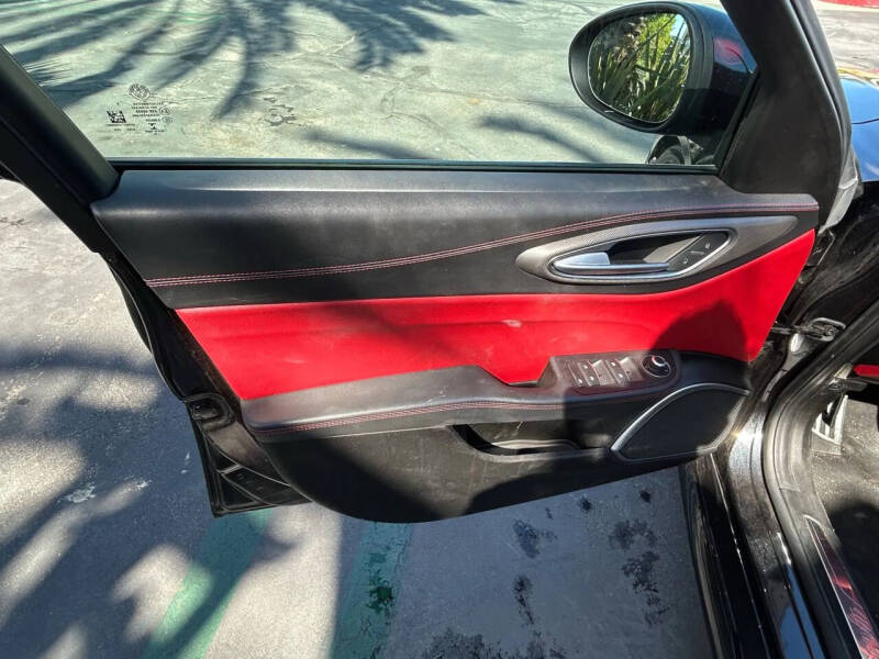 2019 Alfa Romeo Giulia Ti Sport Carbon