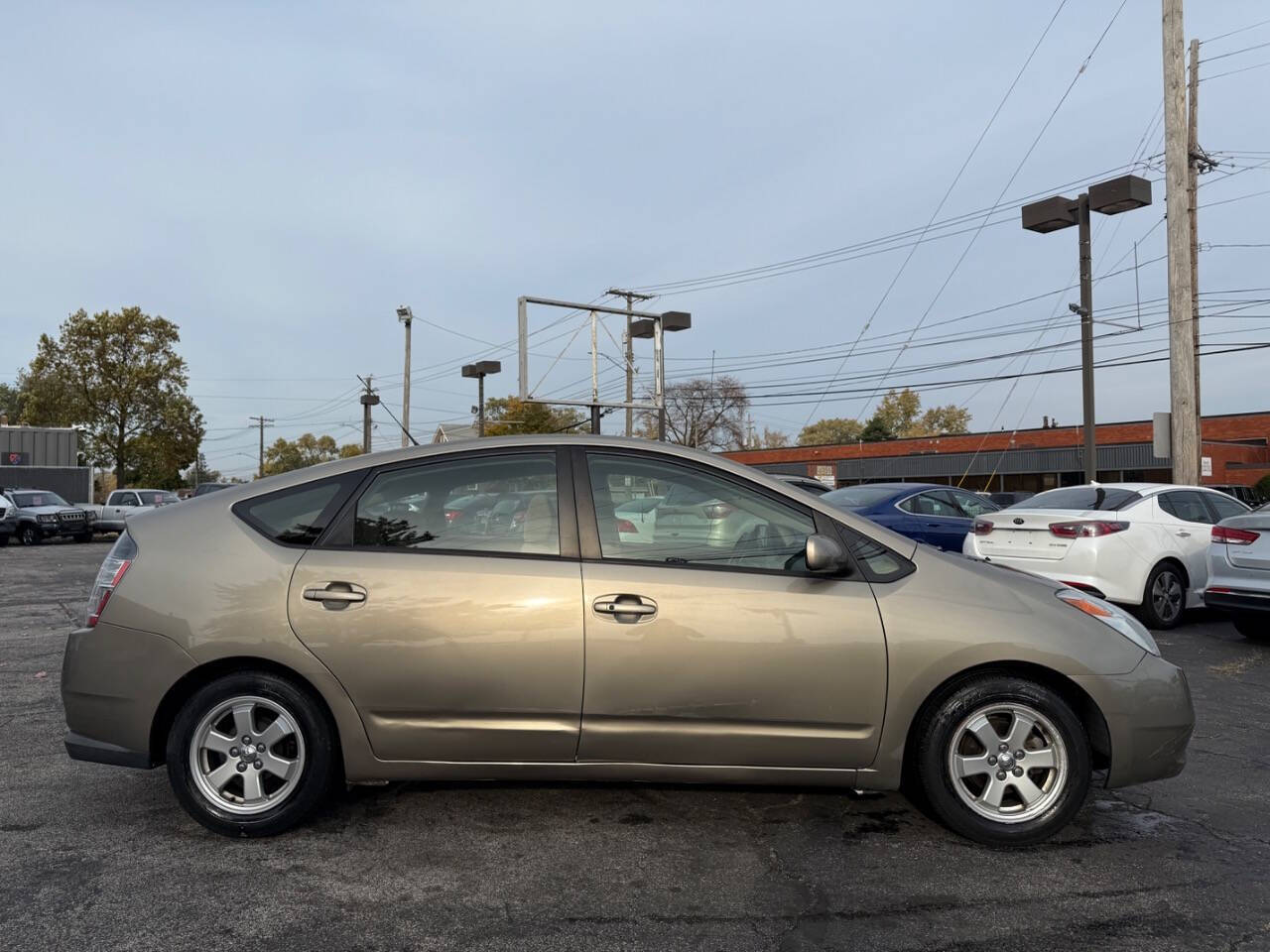 2005 Toyota Prius for sale at AVS AUTO GROUP LLC in CLEVELAND, OH