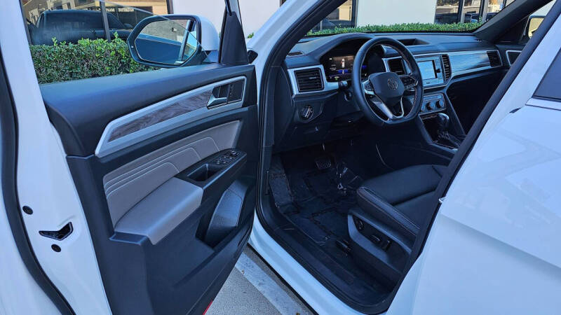 2023 Volkswagen Atlas Cross Sport SE