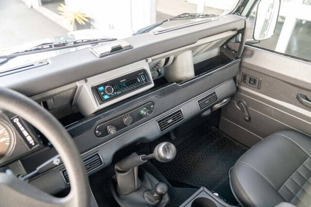 1995 Land Rover Defender 25