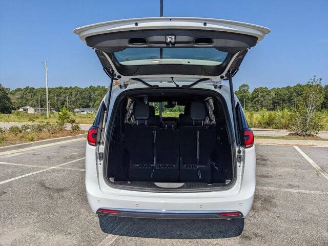 2025 Chrysler Pacifica Plug-In Hybrid