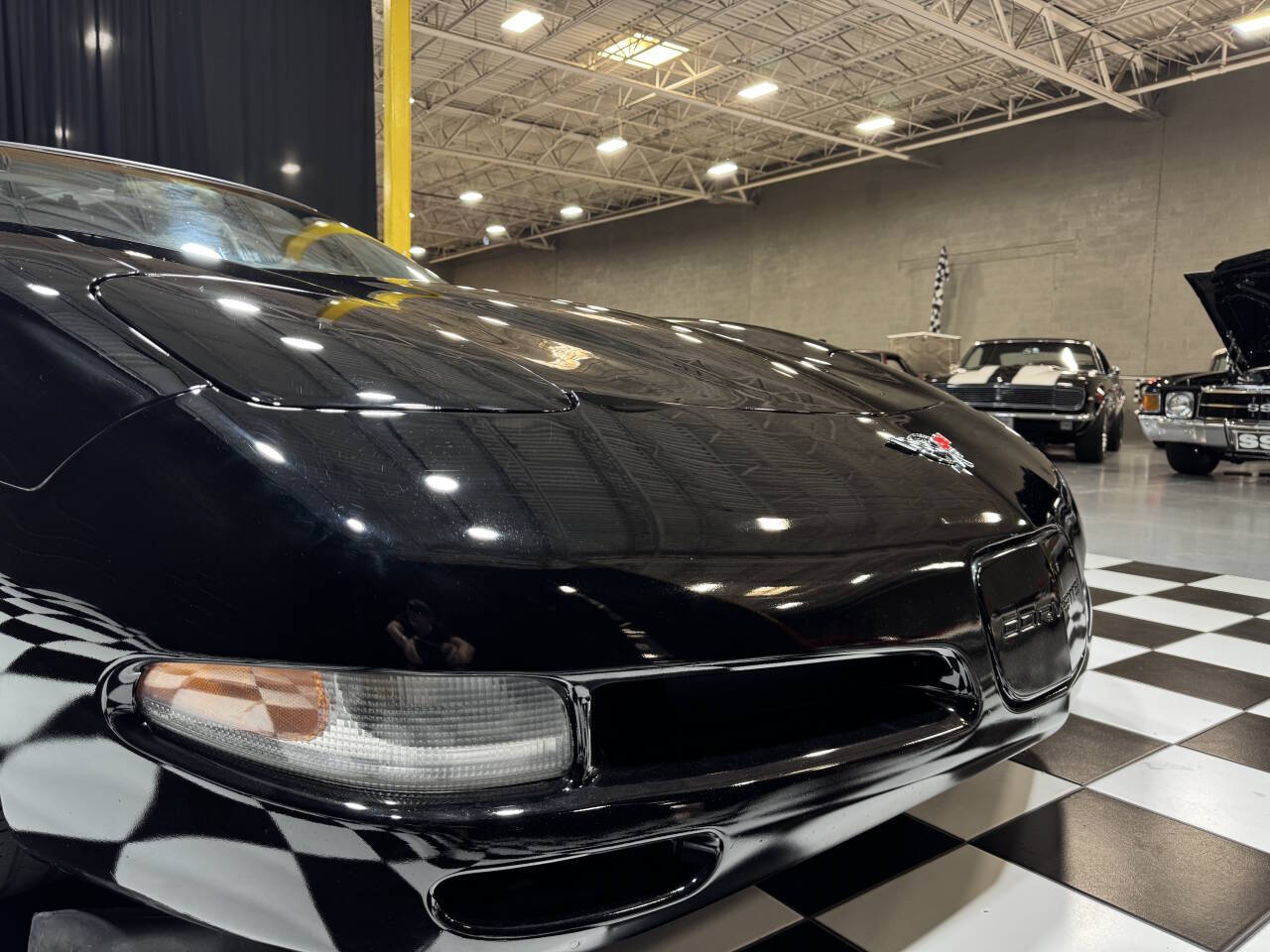2004 Chevrolet Corvette 18