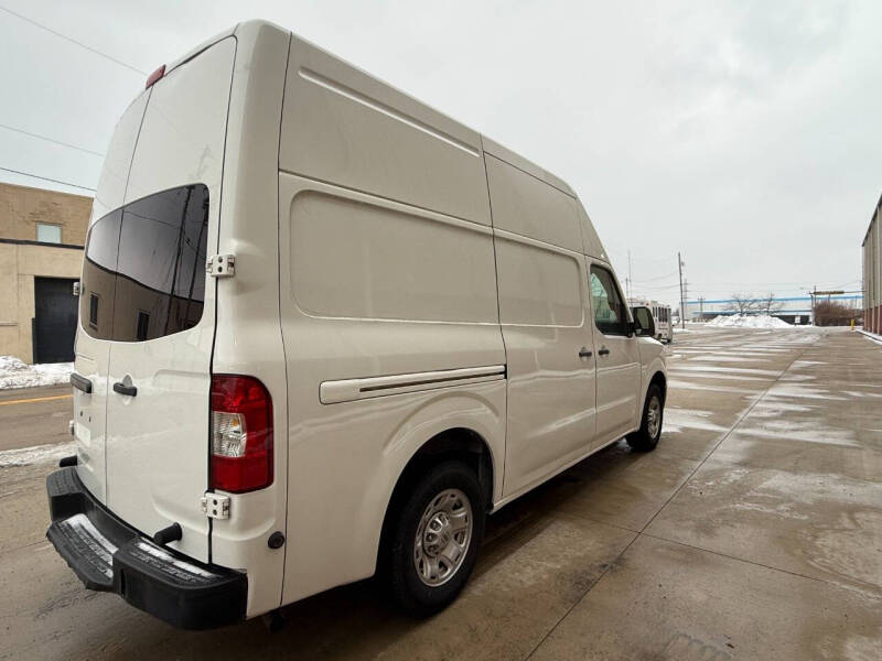 2013 Nissan NV 2500 HD S