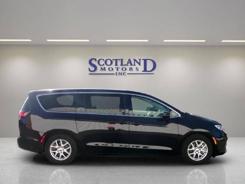 2024 Chrysler Pacifica Touring L