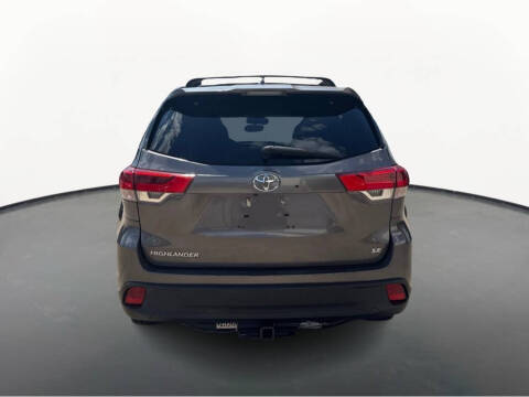 2017 Toyota Highlander SE