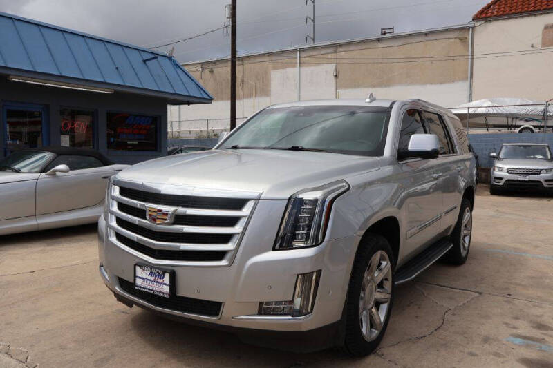 2017 Cadillac Escalade Luxury