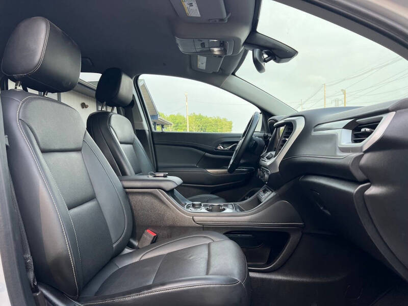 2023 GMC Acadia SLT