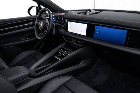 2025 Porsche Macan 4S Electric