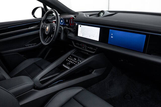 2025 Porsche Macan 4S Electric