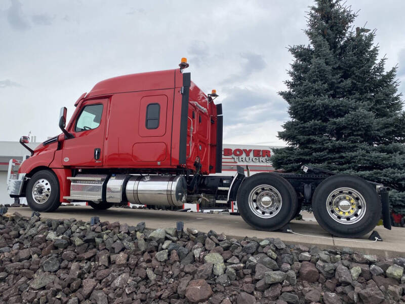 2025 Freightliner Cascadia