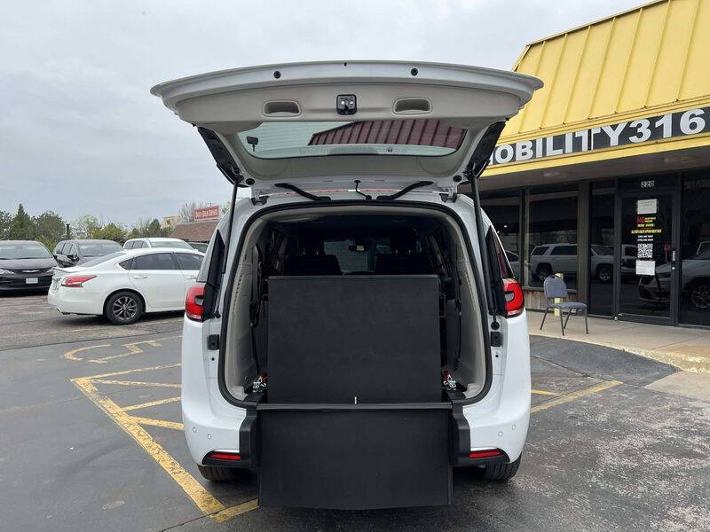 2022 Chrysler Pacifica Touring L