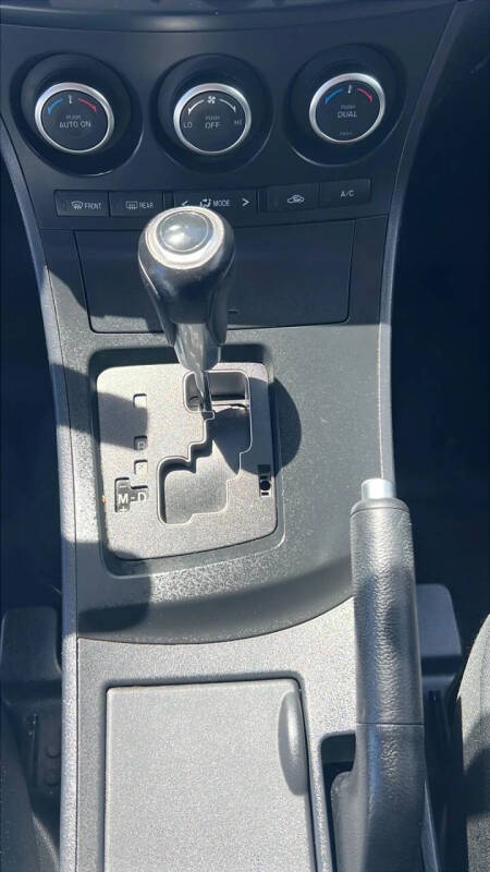 2013 Mazda MAZDA3 i Touring