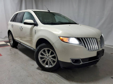 2013 Lincoln MKX for sale at Tradewind Car Co in Muskegon MI