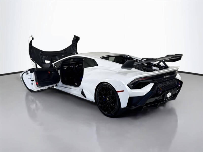 2021 Lamborghini Huracan STO
