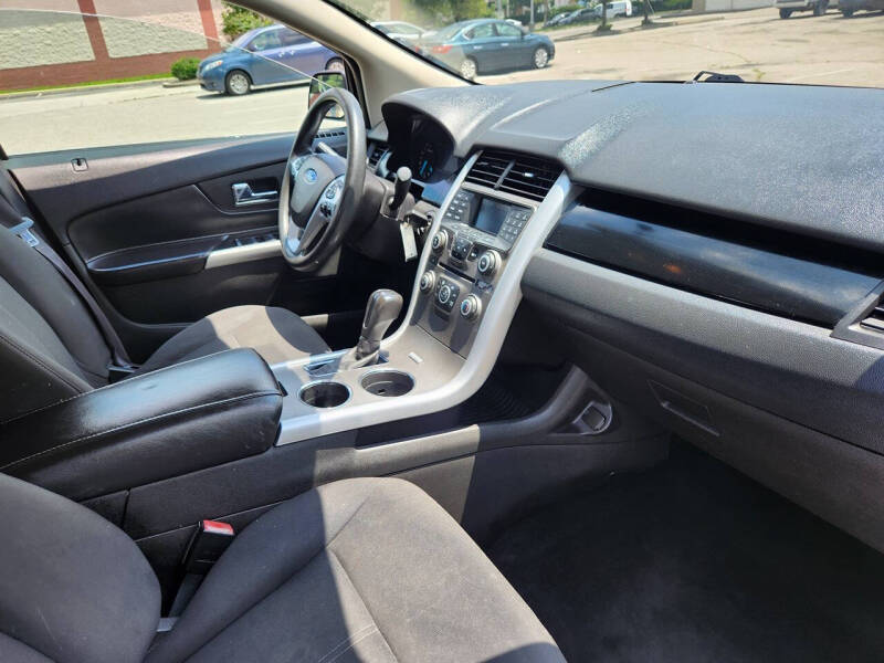 2013 Ford Edge SE