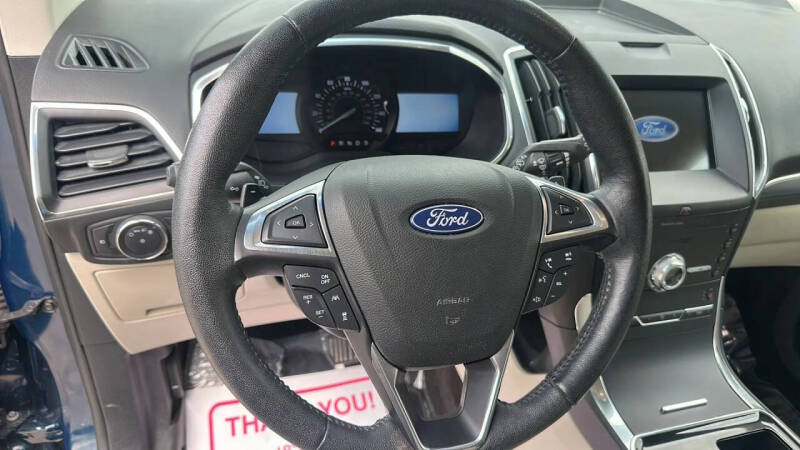 2020 Ford Edge Titanium